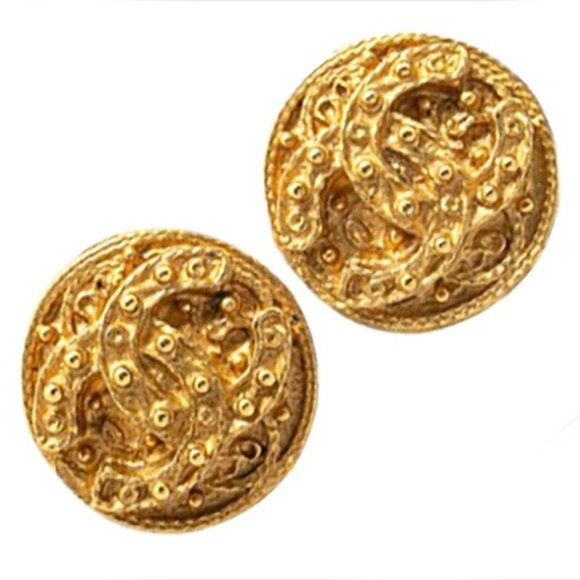 CHANEL CC Logo Round Clip-On Earrings Gold Tone 94A Auth w/Box #62069 - Picture 1 of 6